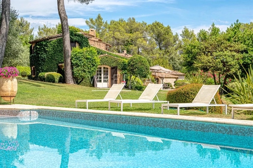 Belle propriété avec piscine, tennis et 3 maisons visiteur - Grasse