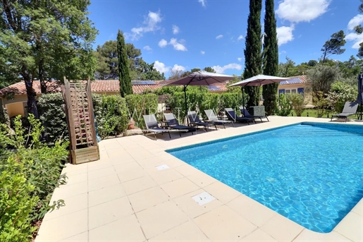 Elegante gemoderniseerde gelijkvloerse villa met zwembad - Aups