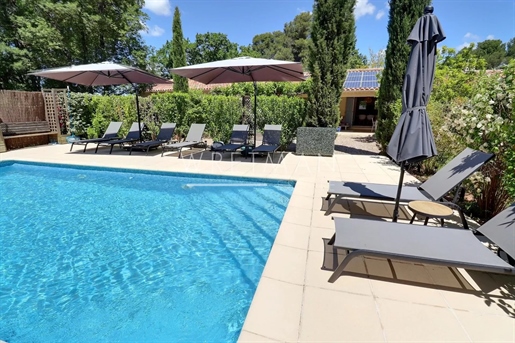 Villa modernisé et spacieuse de plain-pied avec piscine proche de centre ville- Aups