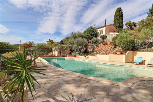 Villa with panoramic view and swimming pool on the Malmont - Draguignan