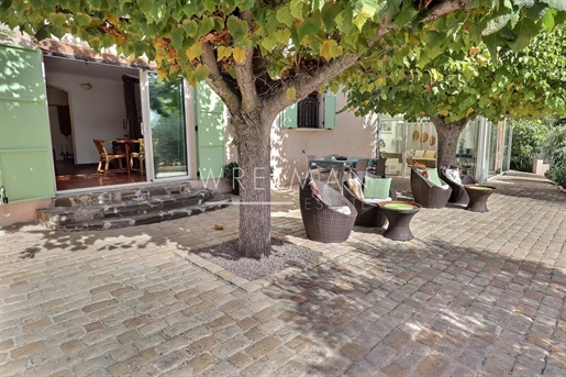 Villa met wijds uitzicht en zwembad op de Malmont - Draguignan