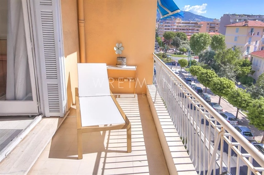 Bright and spacious 1-bedoom flat with terrace and sea views – Menton Centenaire