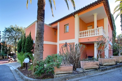 Villa, sea view, in gated estate with swimming pool - Cagnes-sur-Mer