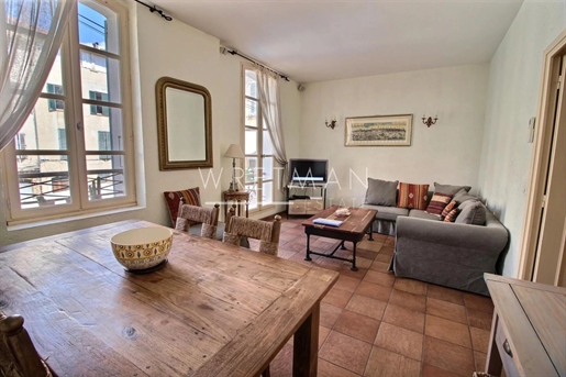 Two bedroom apartment - Antibes Old Town