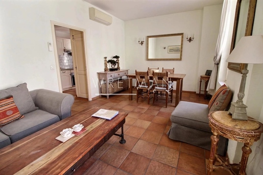 Two bedroom apartment - Antibes Old Town