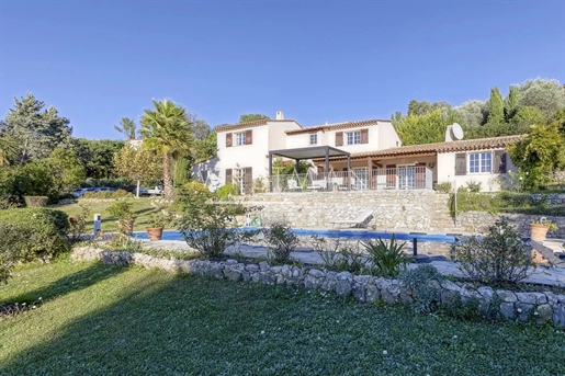 Villa de style Provençal avec vue et piscines - Grasse Plascassier