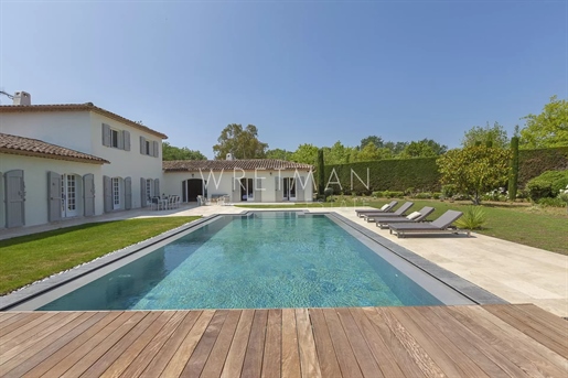 Beautiful newly renovated villa with pool and garden