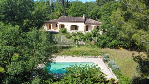 One-Level villa in a quiet location with a beautiful view - Fayence