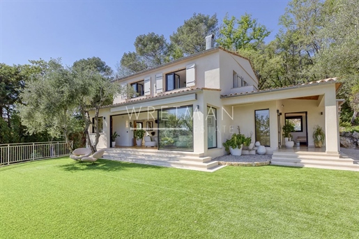 Prestige Villa with oak floor and high-end facilites - Valbonne