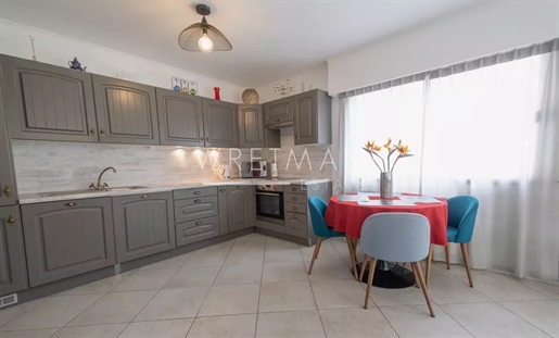 3-Bedroom apartment with terrace - Menton center