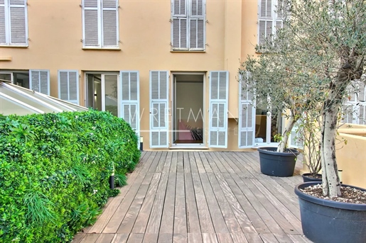 Entirely renovated 2-bedroom apartment with a terrace of 100m² - Nice Carré d'Orace of 100m²