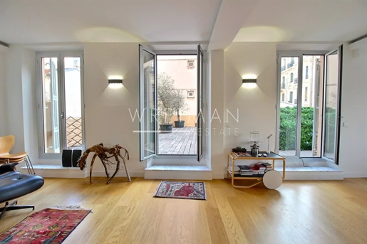 Entirely renovated 2-bedroom apartment with a terrace of 100m² - Nice Carré d'Orace of 100m²