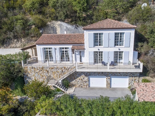 Luxuriöse Villa mit Pool und Panoramablick auf das Meer - Menton Madone