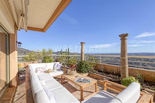 Large penthouse with panoramic sea view - Grasse Magagnosc