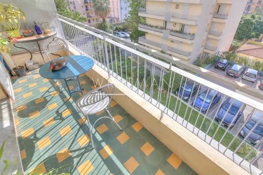Renovated 2-bedroom apartment with 2 balconies – Menton Centre