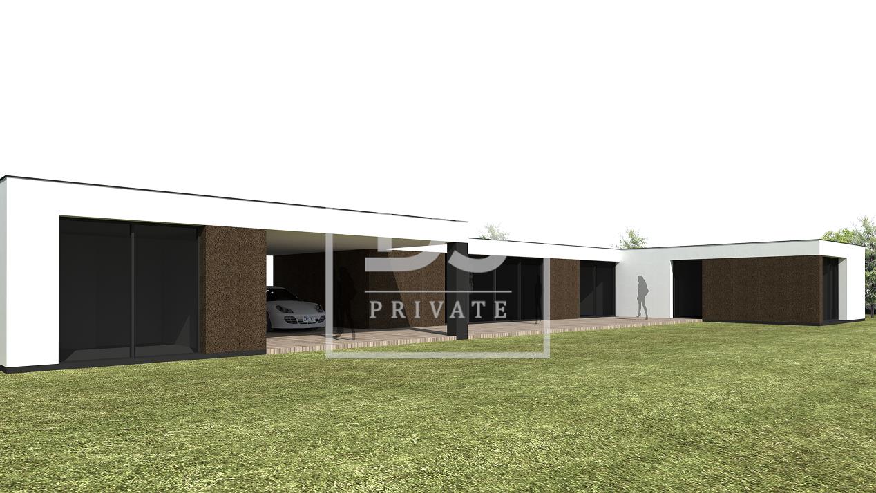 Land 3,300 m² in Vila Caiz, Near the Station