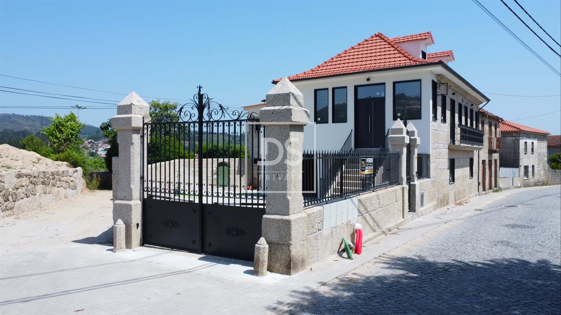 New 3 Bedroom Duplex Apartment in Fregim, Amarante