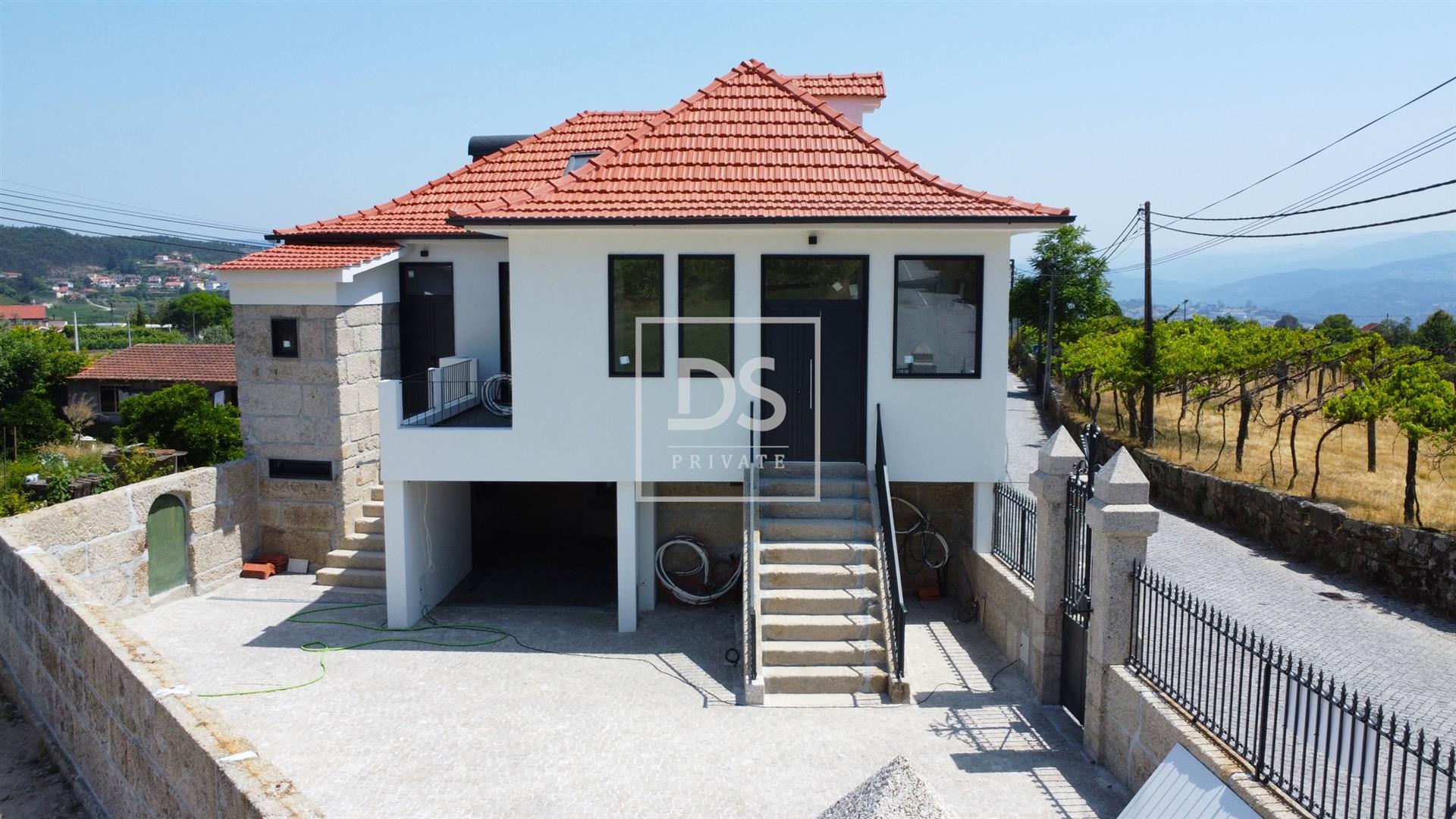 New 3 Bedroom Duplex Apartment in Fregim, Amarante