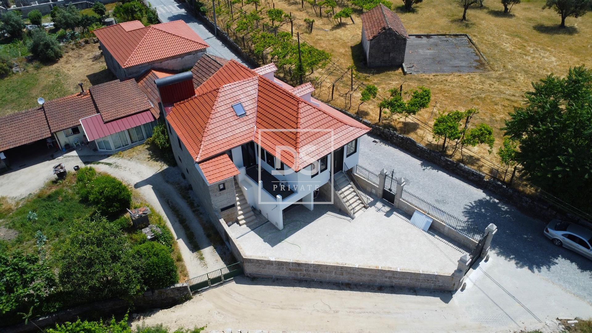 New 3 Bedroom Duplex Apartment in Fregim, Amarante