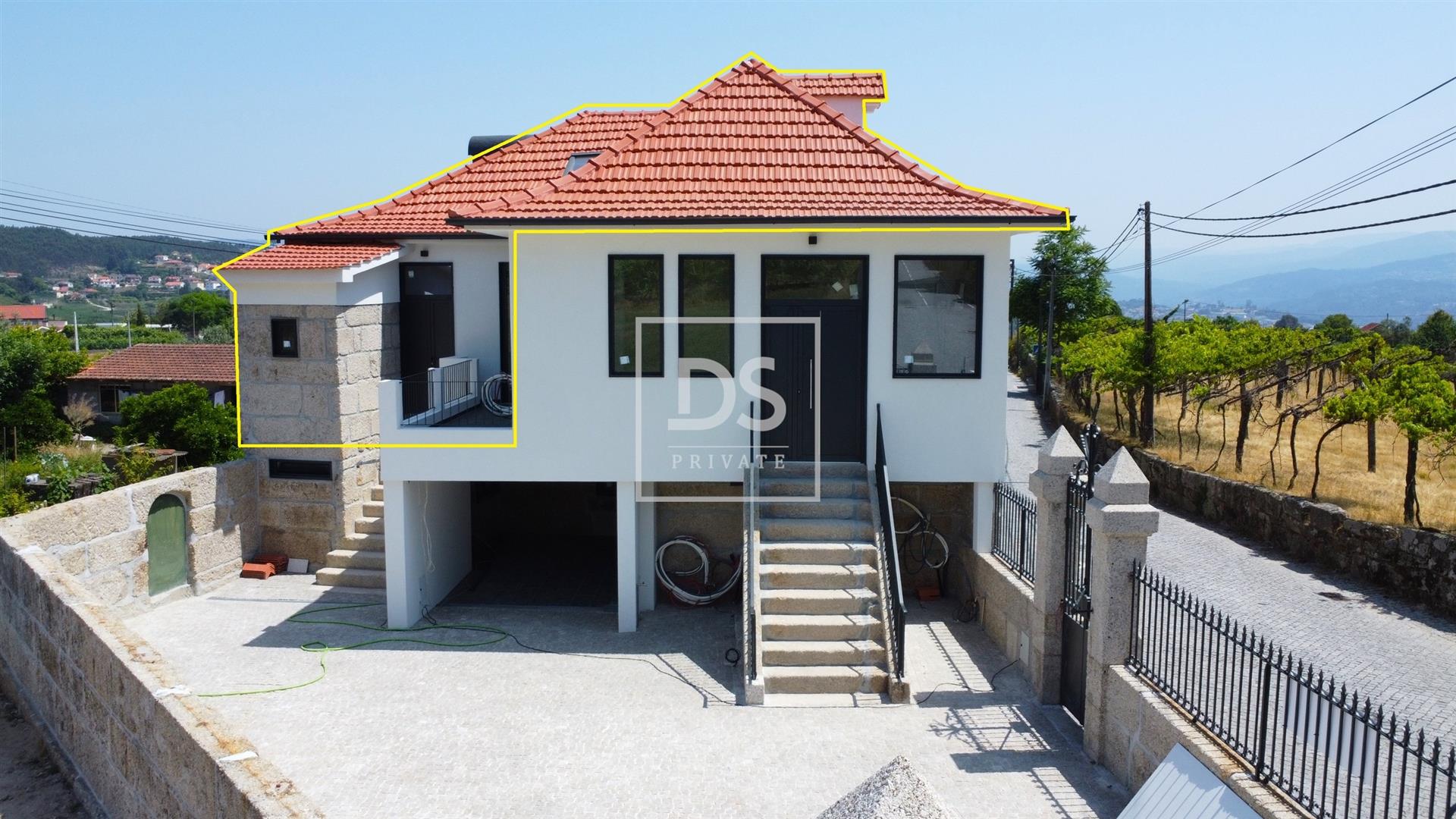 New 3 Bedroom Duplex Apartment in Fregim, Amarante
