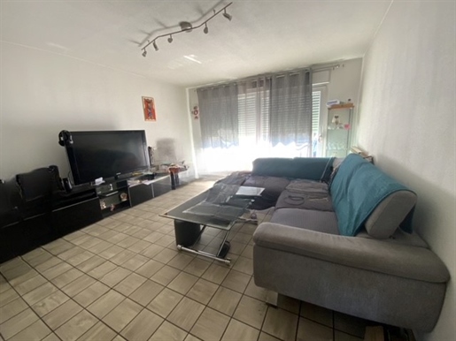 Apartment with garage in downtown Morteau near Swiss border