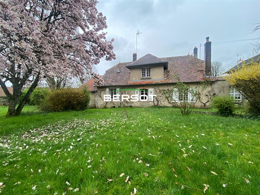 Karakteristiek huis met bosrijk park Besançon Noord