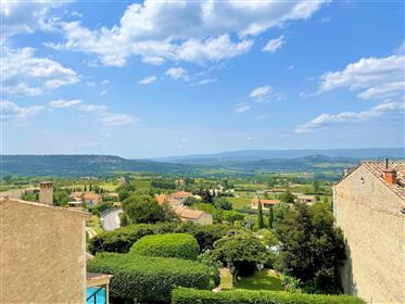 Renovated apartment with terrace in Bonnieux in the Luberon