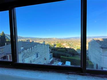 Renovated apartment with terrace in Bonnieux in the Luberon