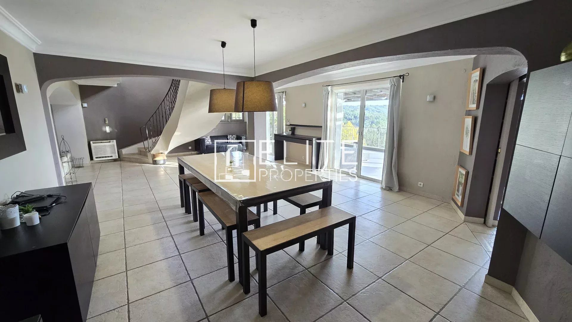 Maison à vendre, 218m², Tanneron