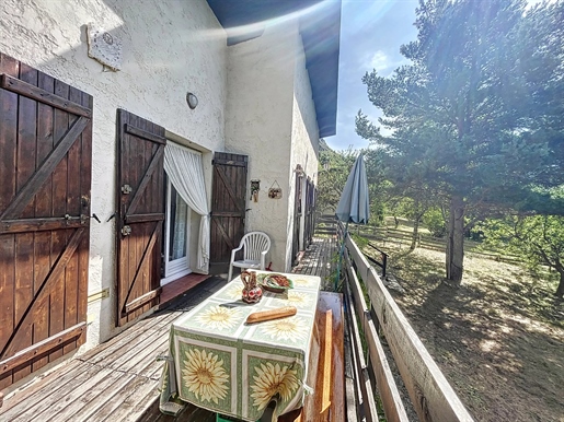 Charming Chalet in Saint Auban - Your Countryside Retreat!