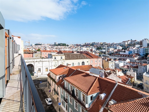 3 bedroom apartment in a private condominium in the centre of Lisbon