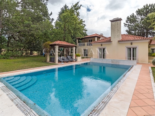 Luxury Villa situated in Golf Resort Quinta do Peru, providing enormous privacy and quiet, amazing v