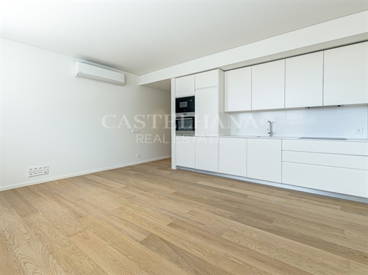 Bright 1-bedroom apartment with parking