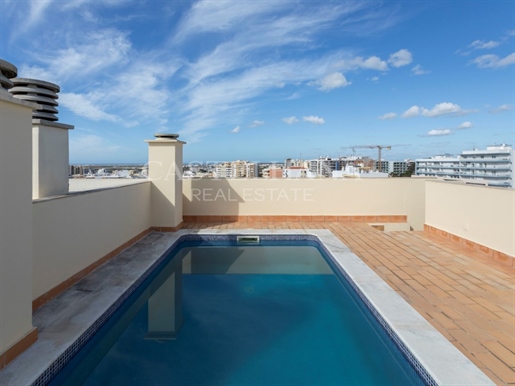 Apartamento T4 duplex com piscina, Centro de Faro, Algarve