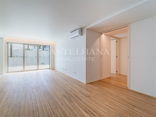 New 3 bedroom flat with terrace and parking in Porto