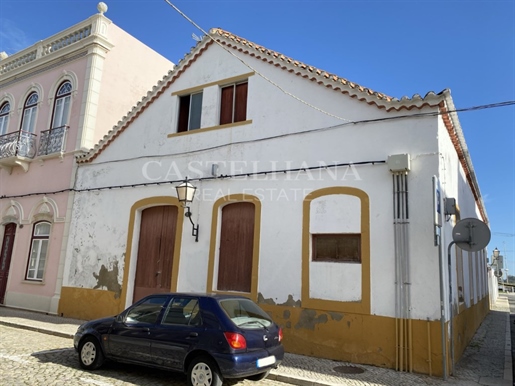 Moradia T4 em Loft, com piscina, em Vila Real Santo António, Algarve