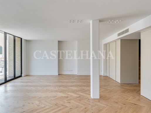 5 bedroom duplex apartment in new development in Beato, Lisbon