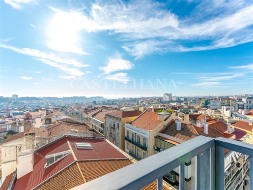Ático de 3 dormitorios con vistas a Lisboa y al río