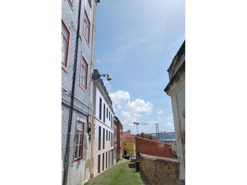 Building sold with approved project in Estrela, Lisbon