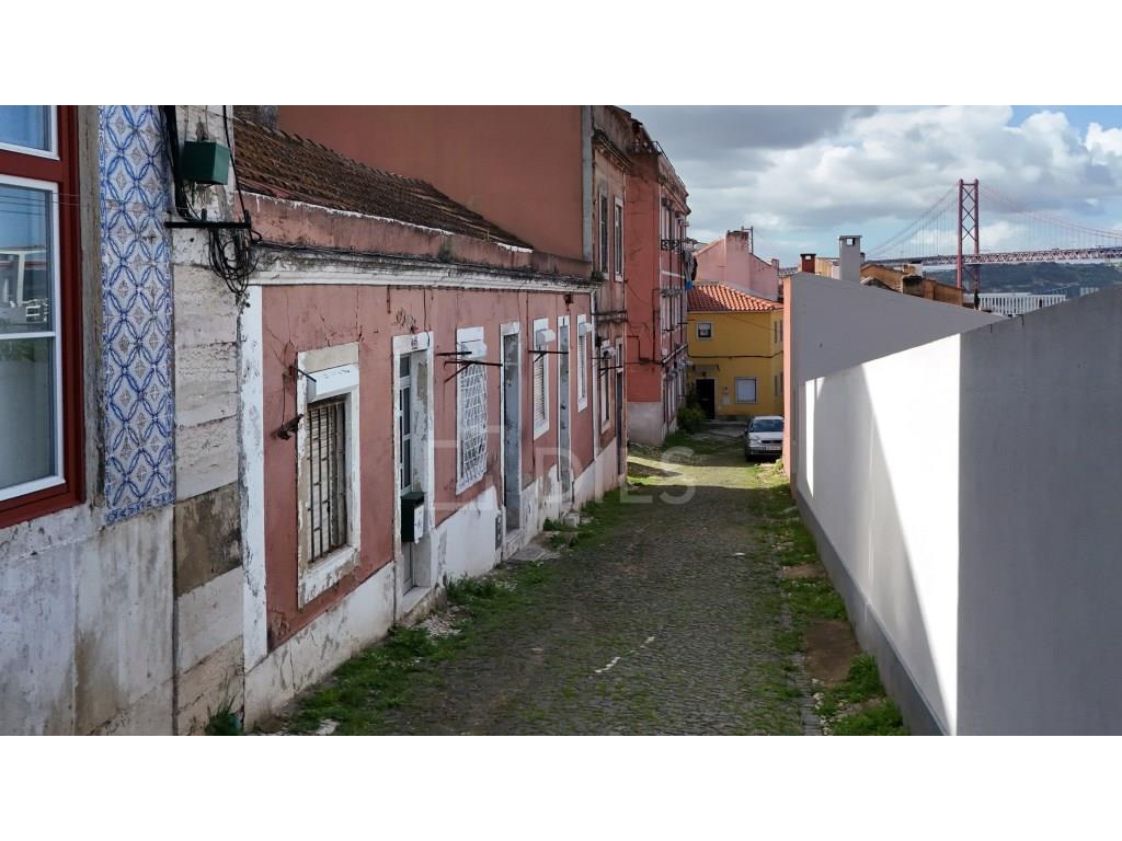 Building sold with approved project in Estrela, Lisbon