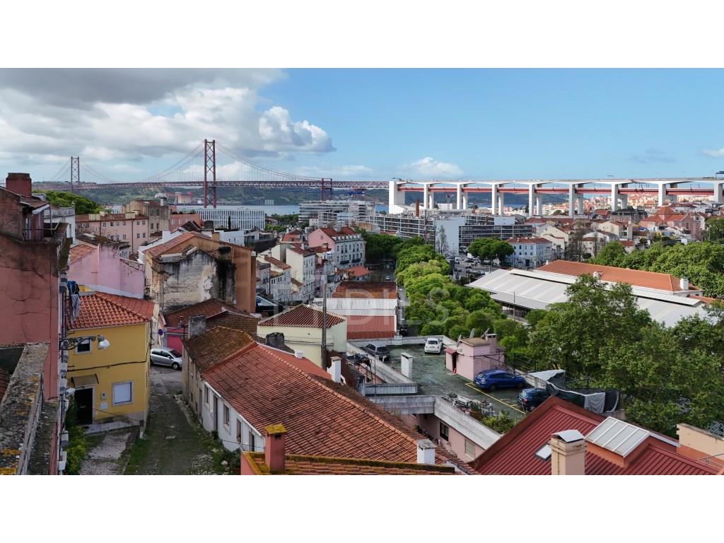Building sold with approved project in Estrela, Lisbon