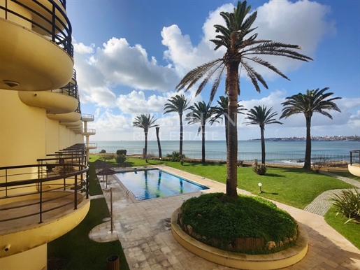 3 bedroom flat in condominium with garden and swimming pool, Cascais