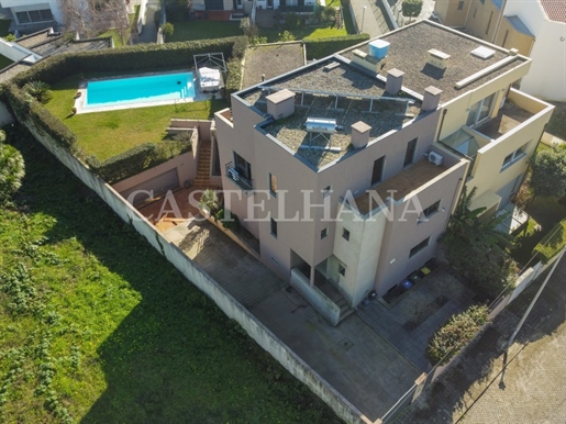 5 bedroom villa in Vilarinha with Garden and Swimming Pool