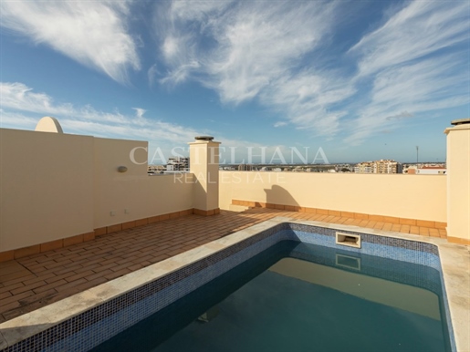 Apartamento T4 duplex com piscina privativa, Centro de Faro, Algarve
