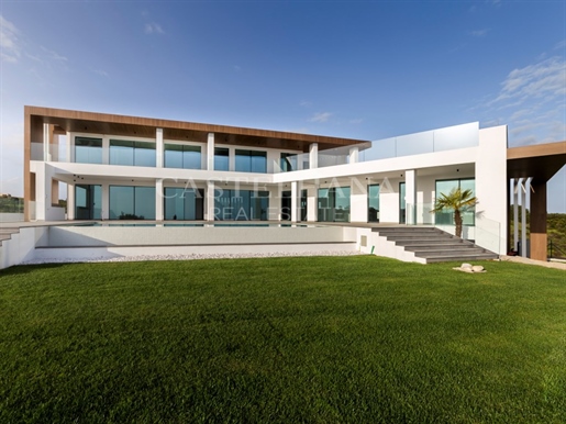 Villa de 5 chambres avec vue sur la mer au Monte Rei Golf Resort, Algarve