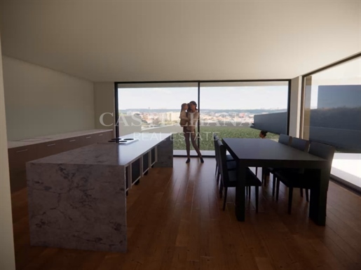 Moradia Chave na Mão T5 com 4 suites, piscina, jardim e vistas da cidade do Porto