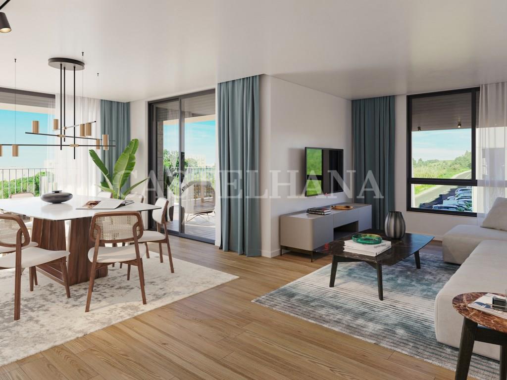 3 bedroom flat with balcony in new development in Caxias