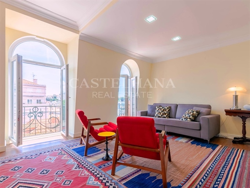 5 bedroom duplex apartment with view and garage in Lisbon