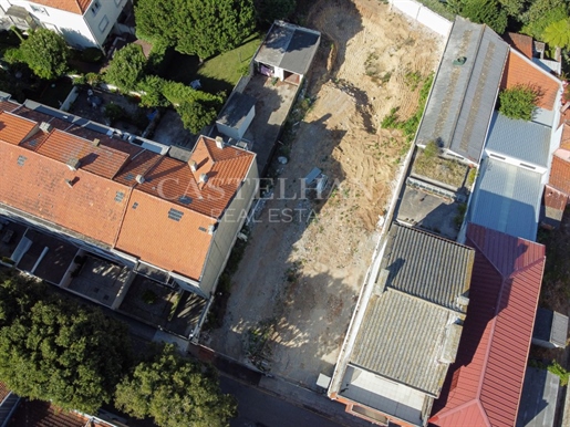 Plot with approved project located in Foz, 500 meters from the beach