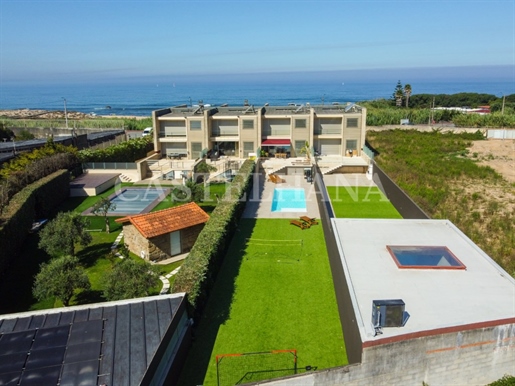 Villa avec piscine sur la première ligne de la plage de Madalena